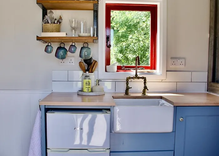 Little Heaven Shepherds Hut