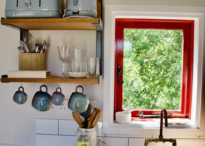 Little Heaven Shepherds Hut